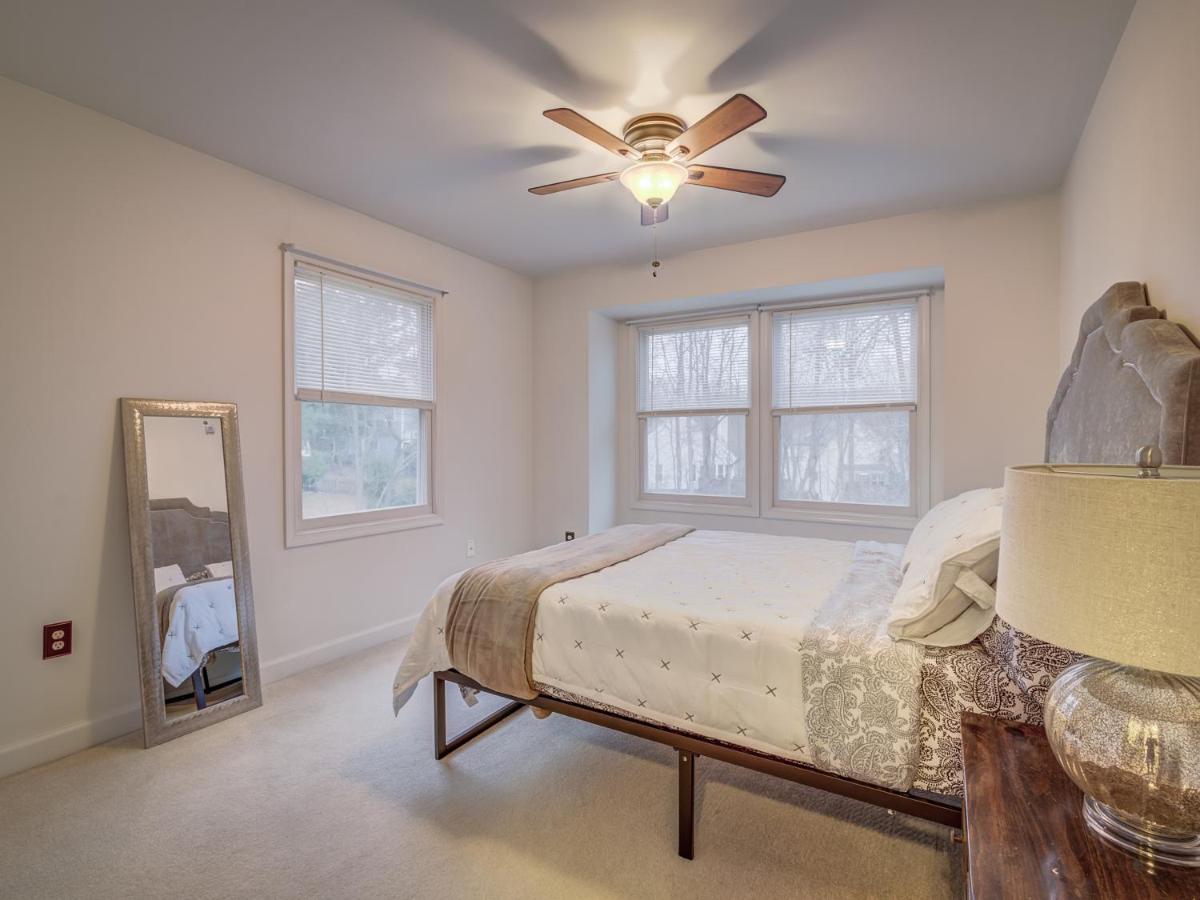 | Cheerful 3 bedroom 2.5 bath. 1 KING bed 2 queens