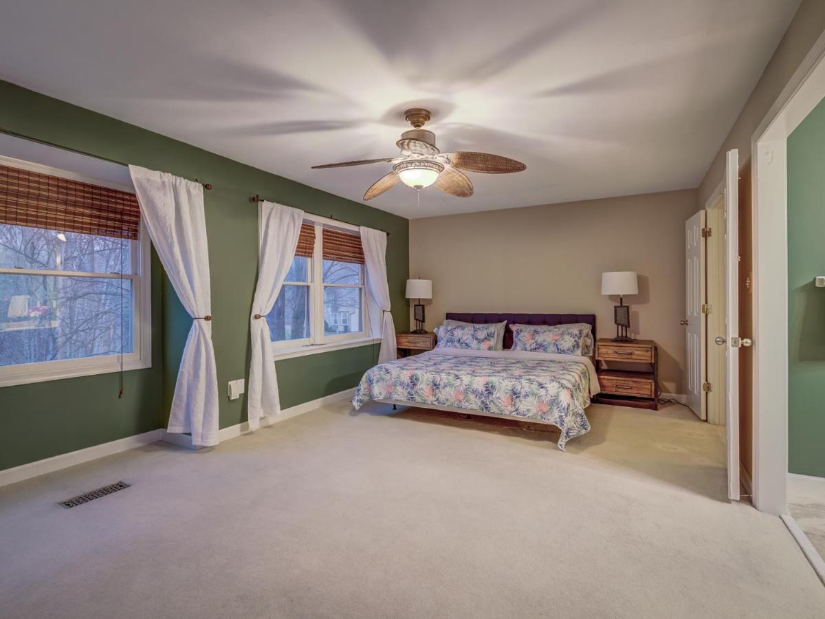  | Cheerful 3 bedroom 2.5 bath. 1 KING bed 2 queens