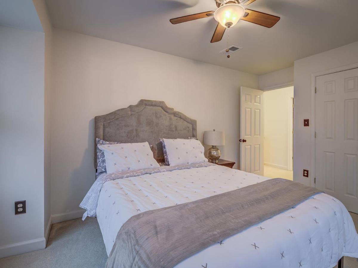  | Cheerful 3 bedroom 2.5 bath. 1 KING bed 2 queens