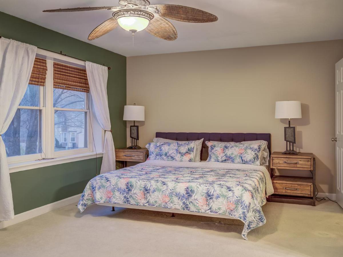  | Cheerful 3 bedroom 2.5 bath. 1 KING bed 2 queens