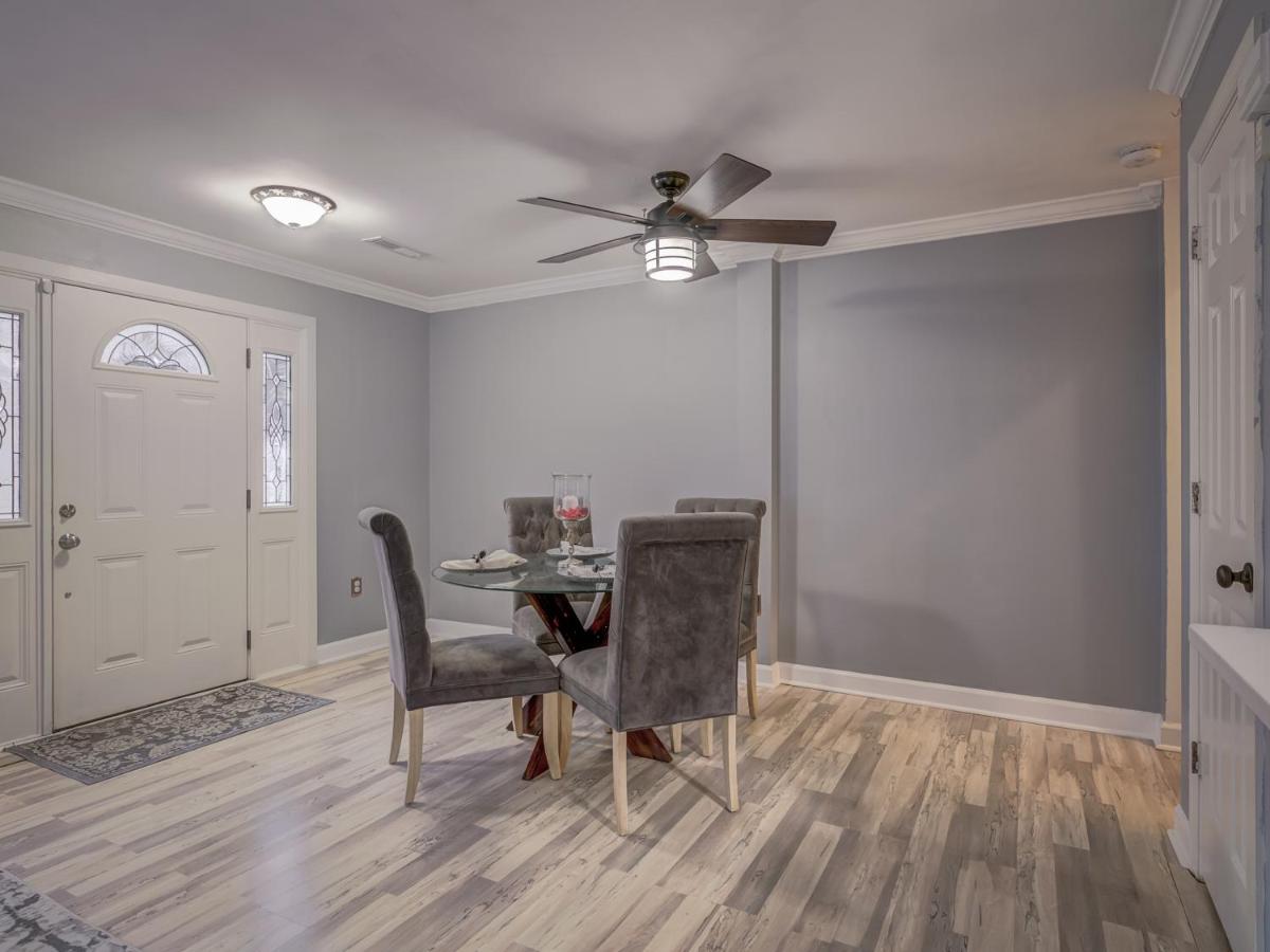  | Cheerful 3 bedroom 2.5 bath. 1 KING bed 2 queens