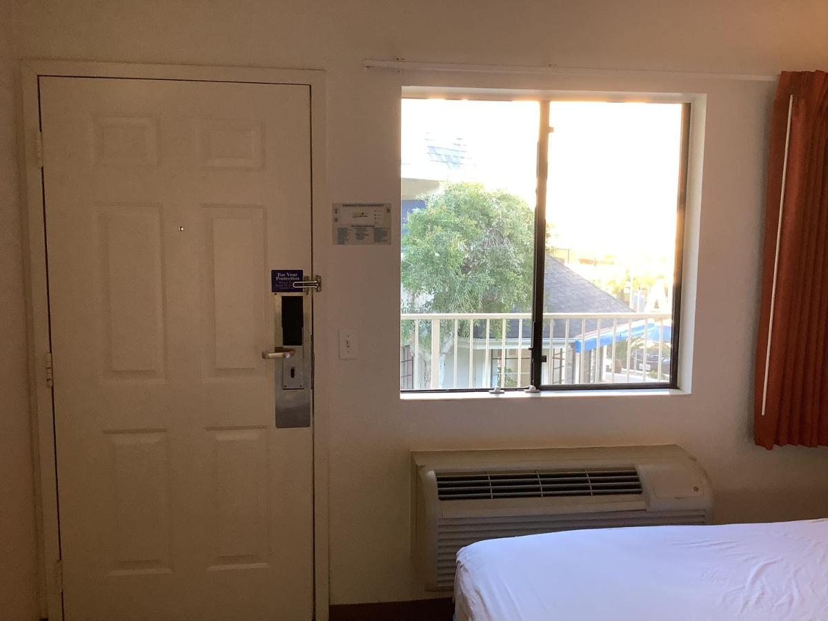  | Carlsbad Village Inn
