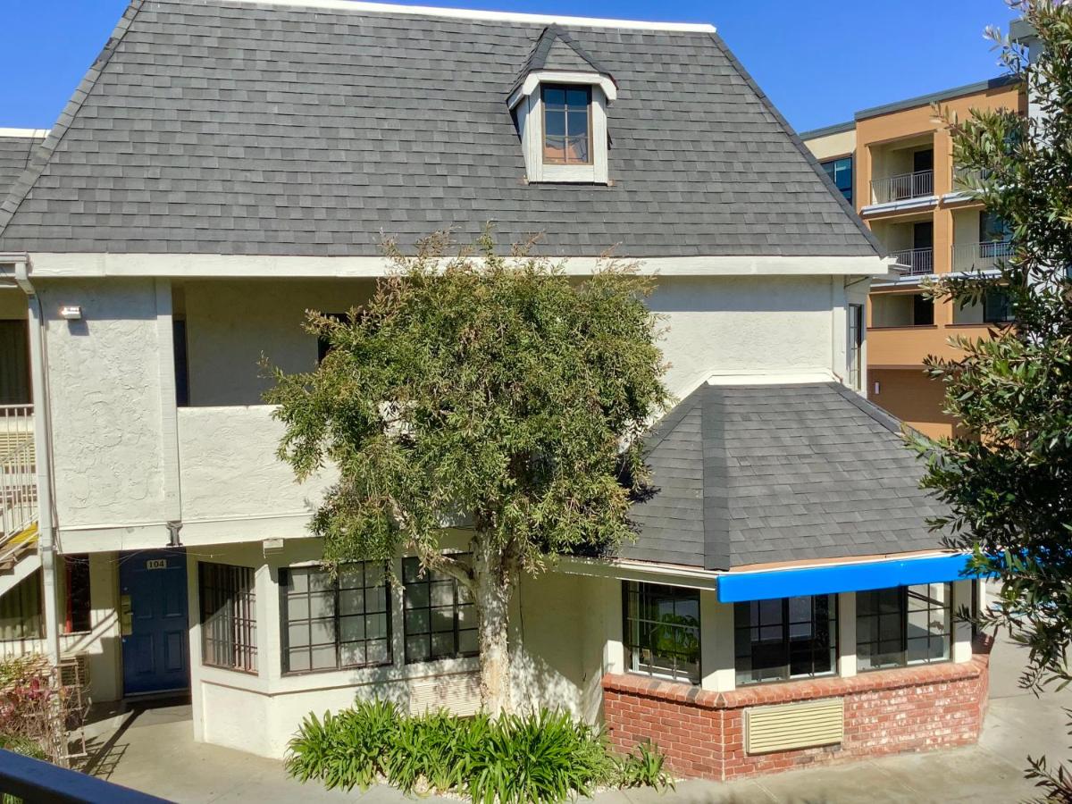  | Carlsbad Village Inn