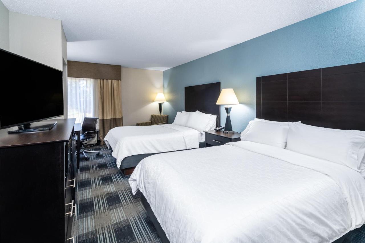 Double Room with Two Double Beds - Non-Smoking at Holiday Inn Express Forsyth by IHG