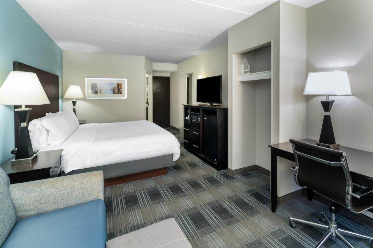 King Room with Sofa Bed - Non-Smoking at Holiday Inn Express Forsyth by IHG