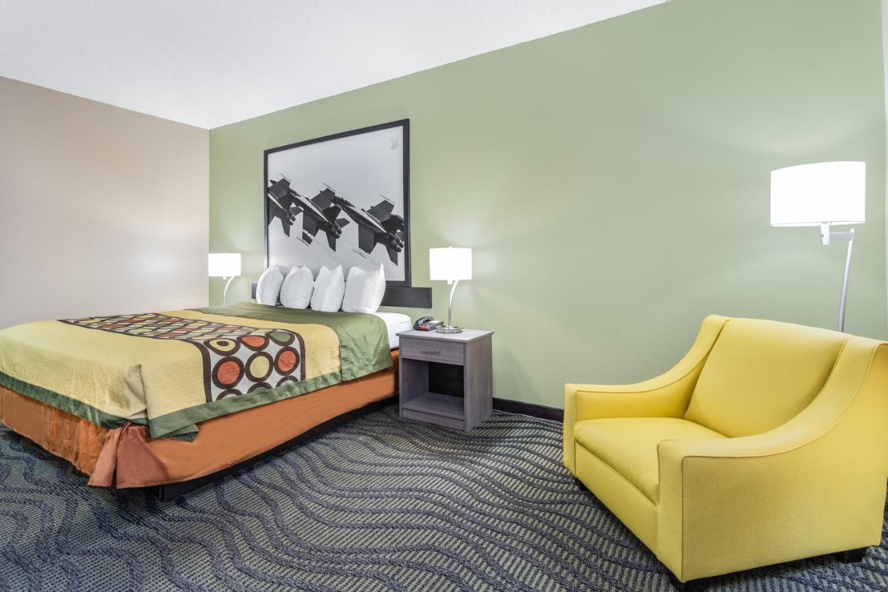 King Room - Non-Smoking at Super 8 by Wyndham Kokomo