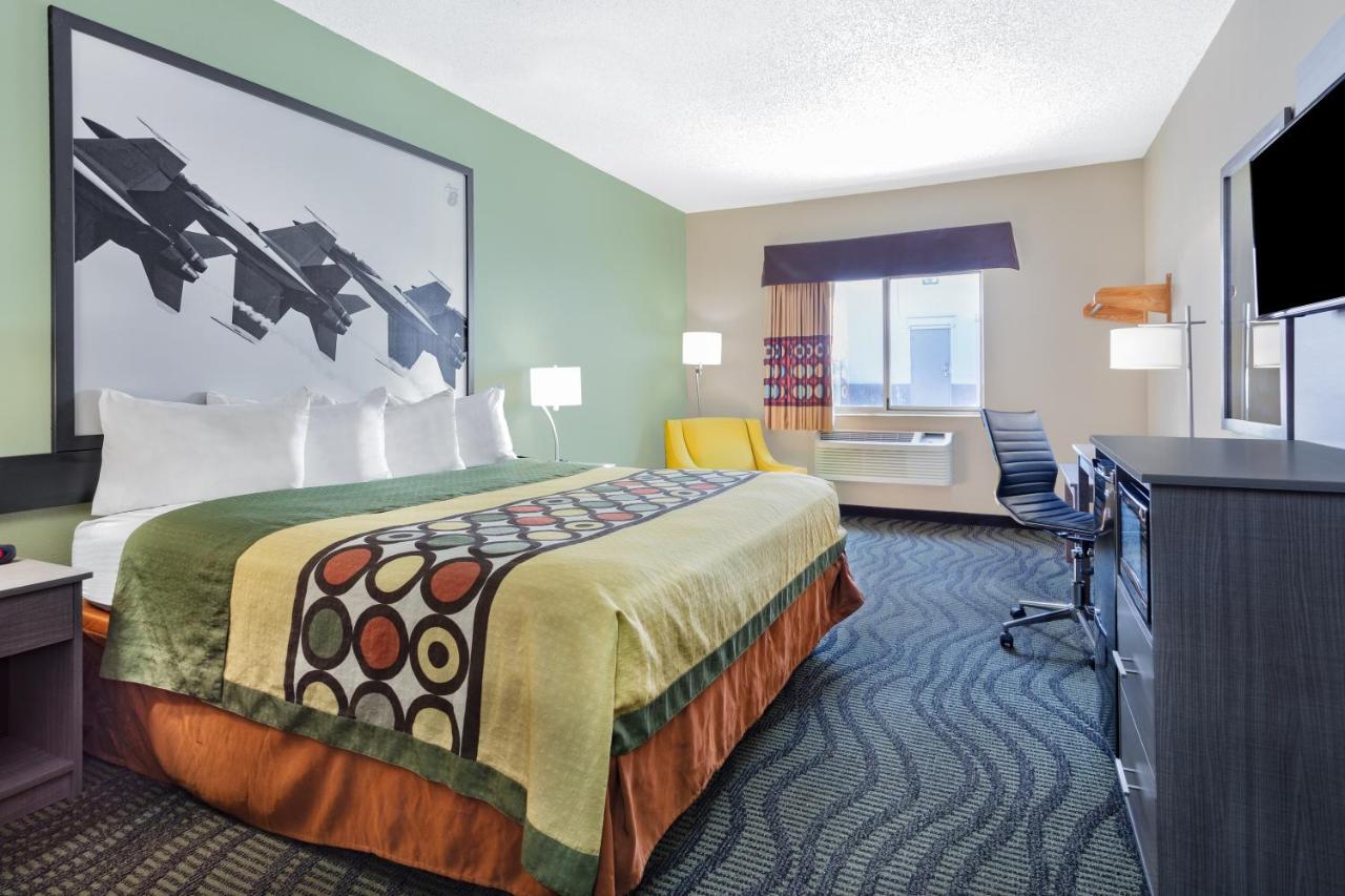 King Room - Non-Smoking at Super 8 by Wyndham Kokomo