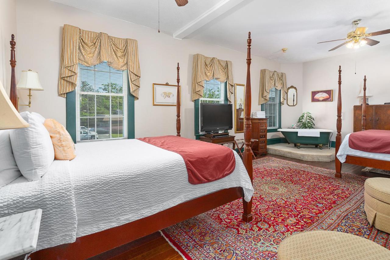 | Spencer House Inn