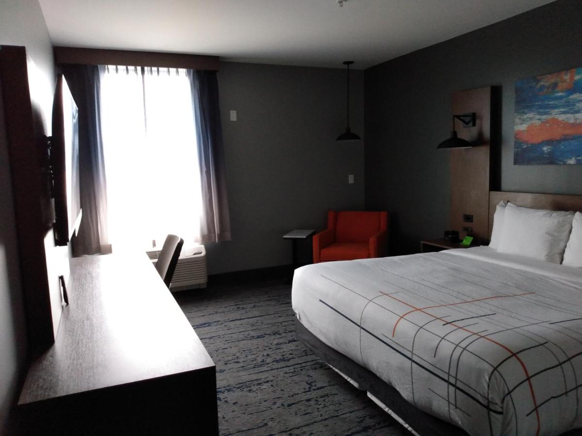 King Room - Non-Smoking at La Quinta Inn & Suites by Wyndham Bardstown