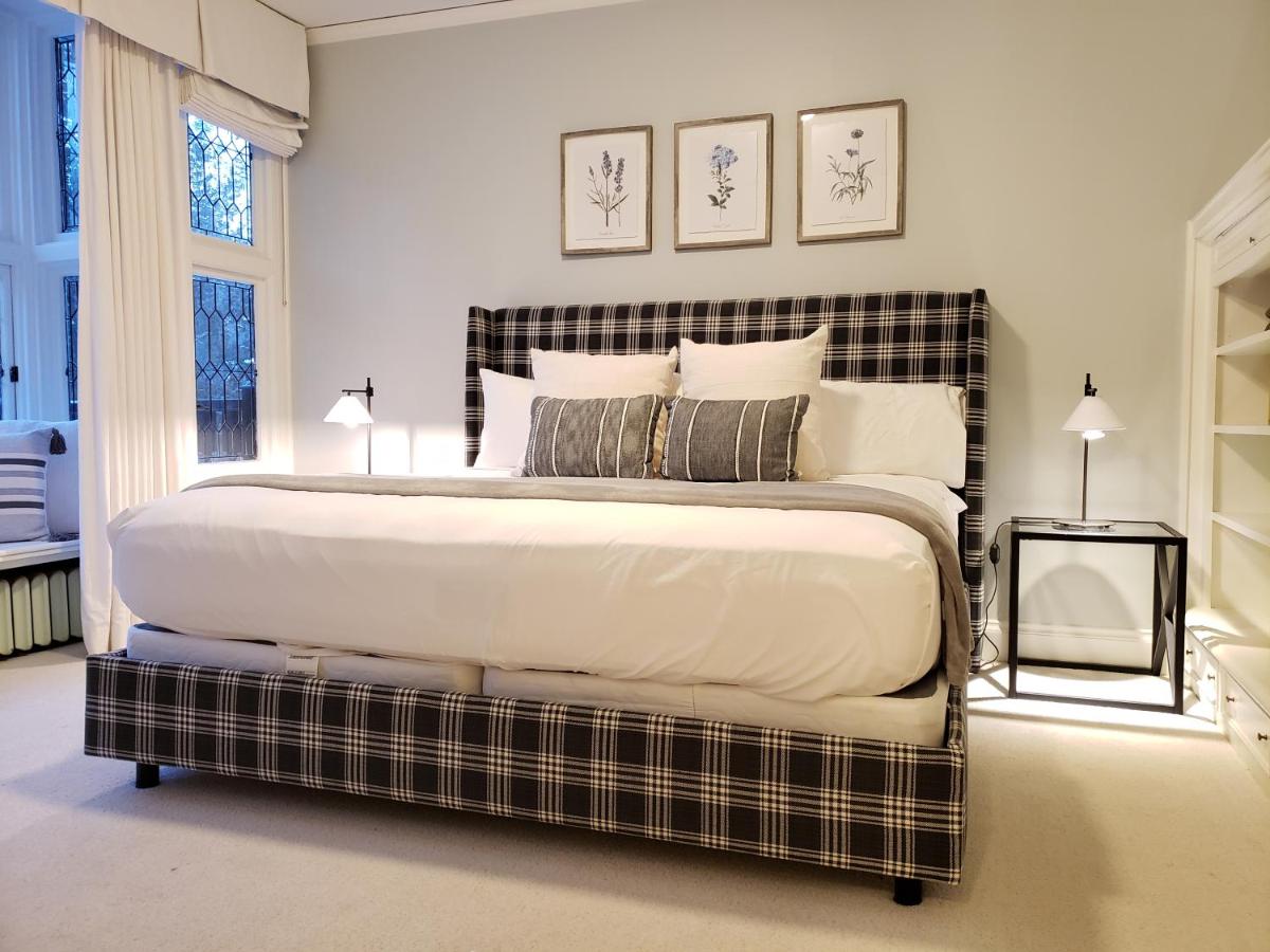 | Hearthside Inn
