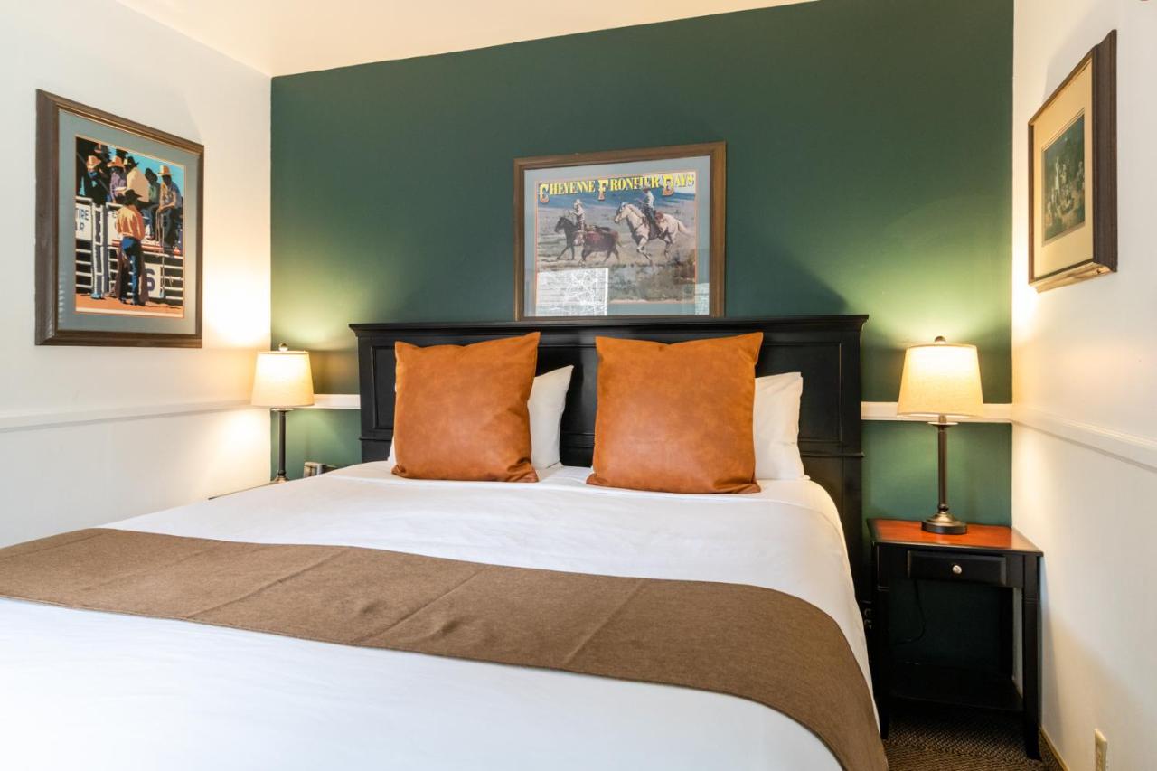 King Room at Saddleback Inn
