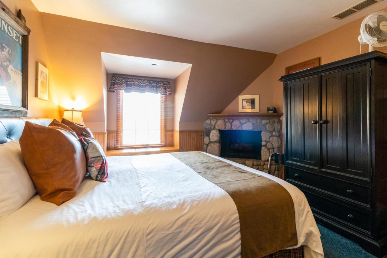 King Room at Saddleback Inn
