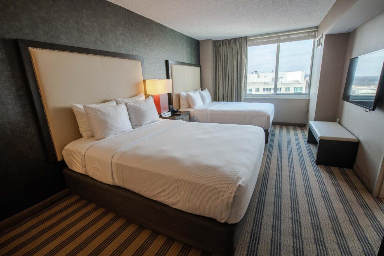 | 2500 Penn, a Placemakr Experience