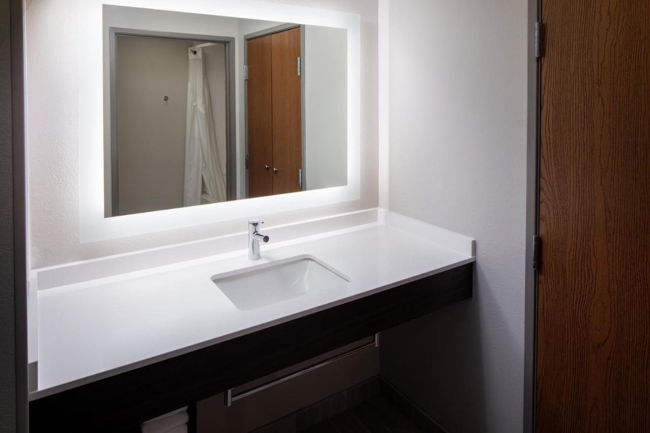 Deluxe King Suite at Holiday Inn Express & Suites Los Alamos Entrada Park by IHG