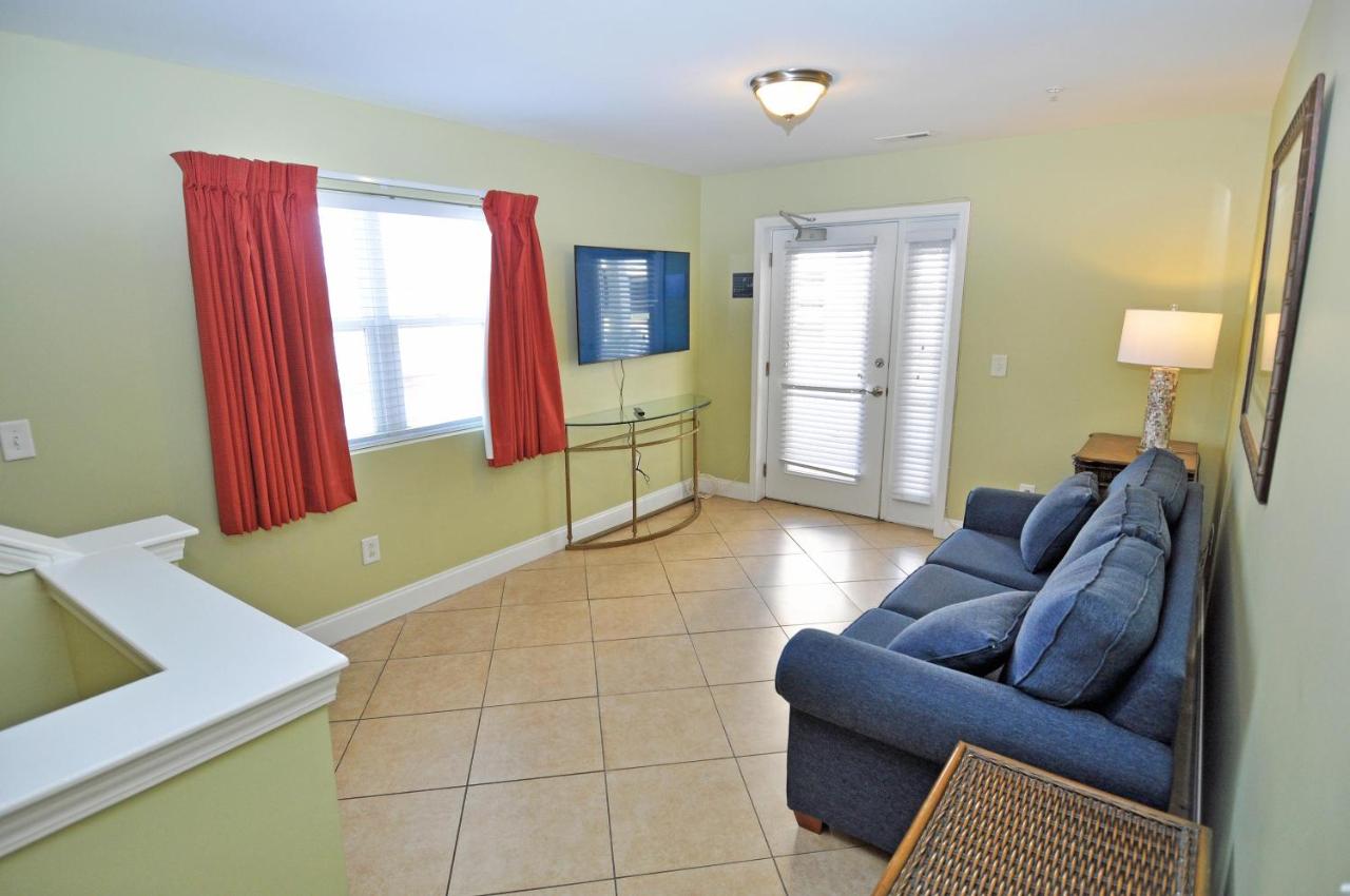  | Stunning 8 BR, New Updates, Walk to Beach Bars, Main Street