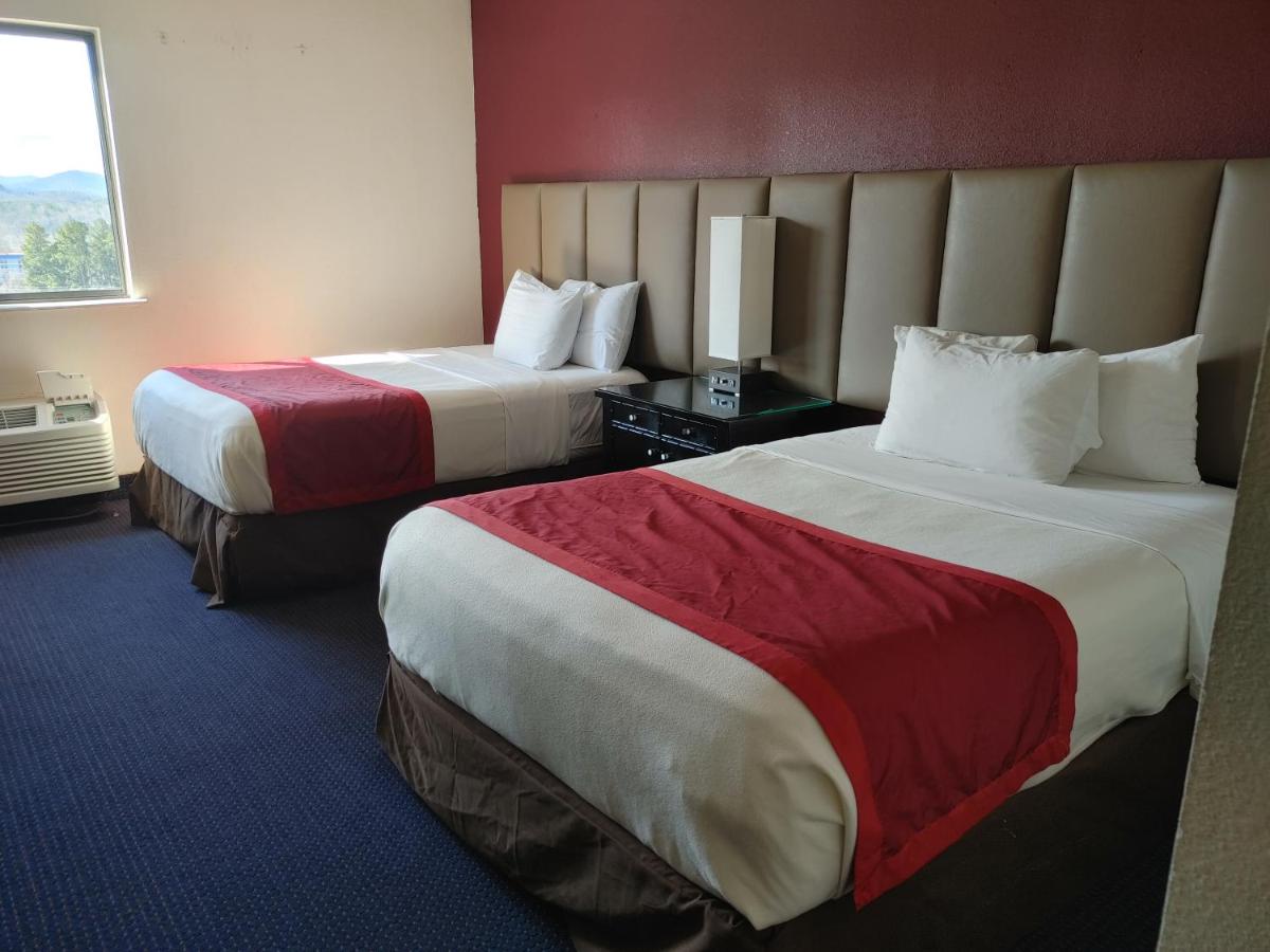 Standard Double Room at Hotel Pigeon Forge
