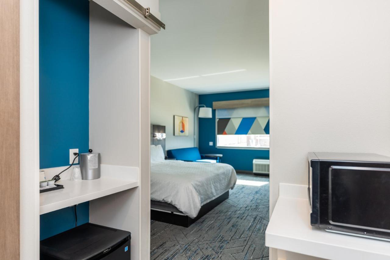 Standard King Room - Non-Smoking at Holiday Inn Express & Suites Charlottesville by IHG
