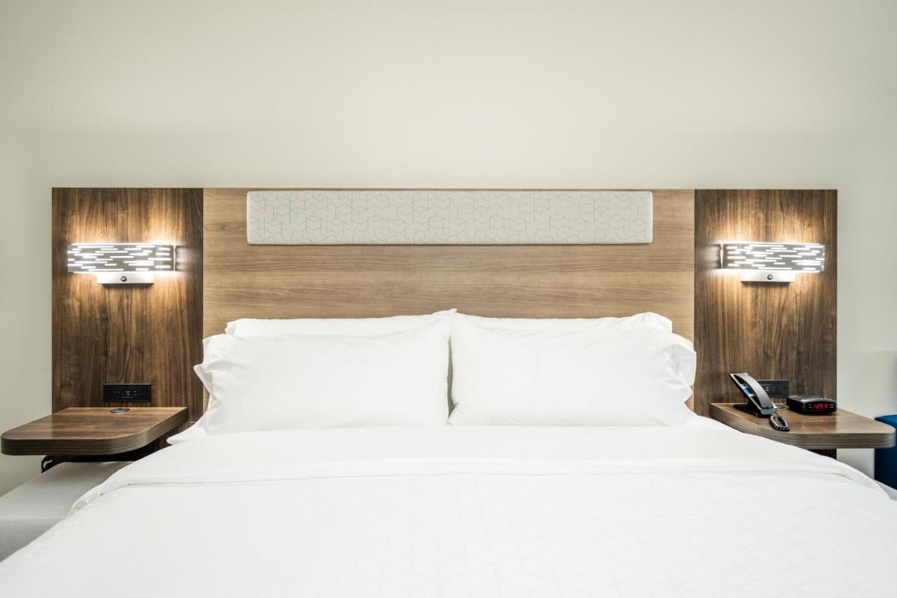 Standard King Room - Non-Smoking at Holiday Inn Express & Suites Charlottesville by IHG