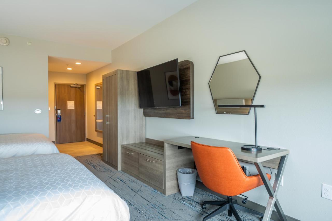 Queen Room with Two Queen Beds - Hearing Accessible/Non-Smoking at Holiday Inn Express & Suites Charlottesville by IHG
