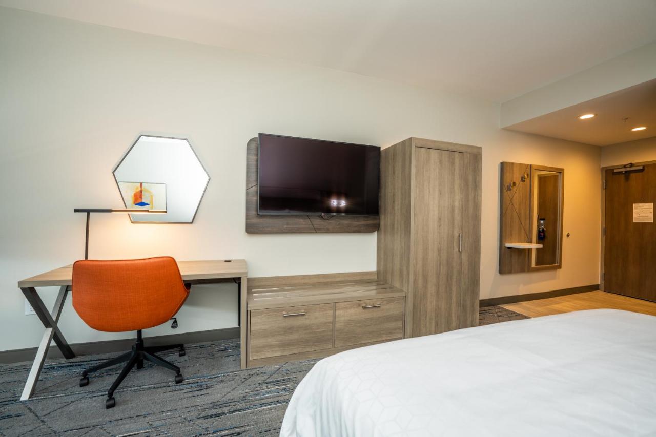 Standard King Room - Non-Smoking at Holiday Inn Express & Suites Charlottesville by IHG