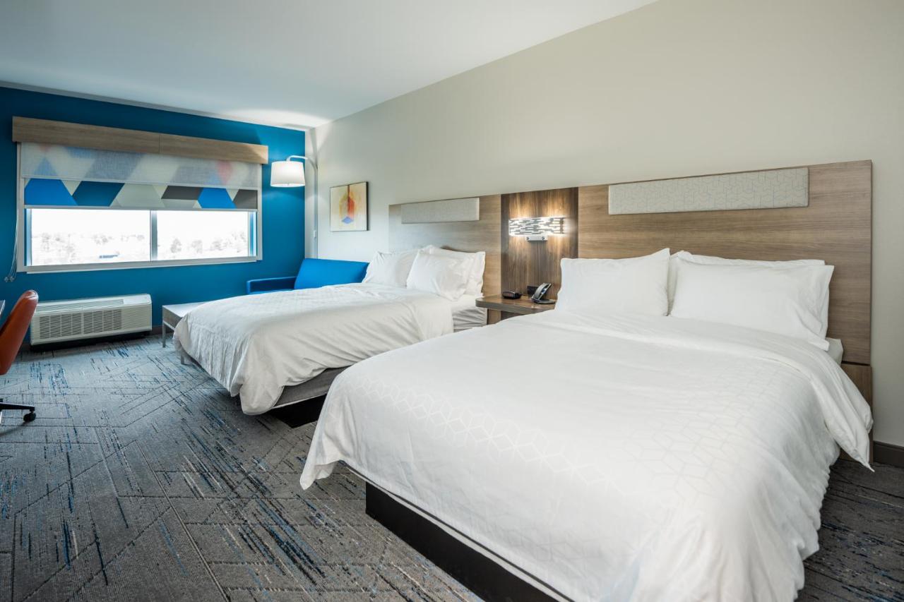 Queen Room with Two Queen Beds - Hearing Accessible/Non-Smoking at Holiday Inn Express & Suites Charlottesville by IHG