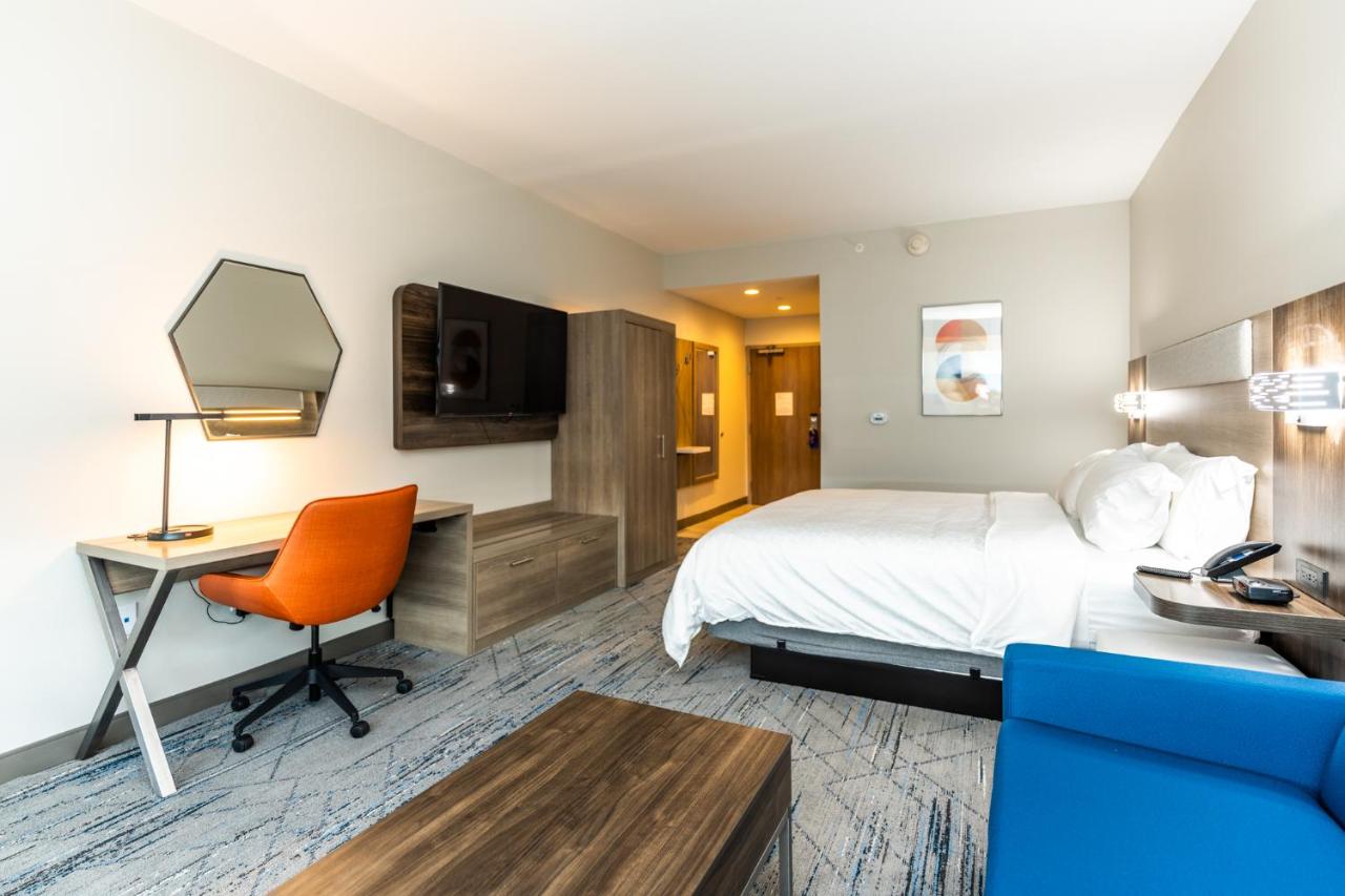 Standard King Room - Non-Smoking at Holiday Inn Express & Suites Charlottesville by IHG