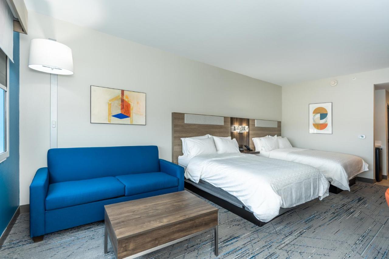Queen Room with Two Queen Beds - Non-Smoking at Holiday Inn Express & Suites Charlottesville by IHG