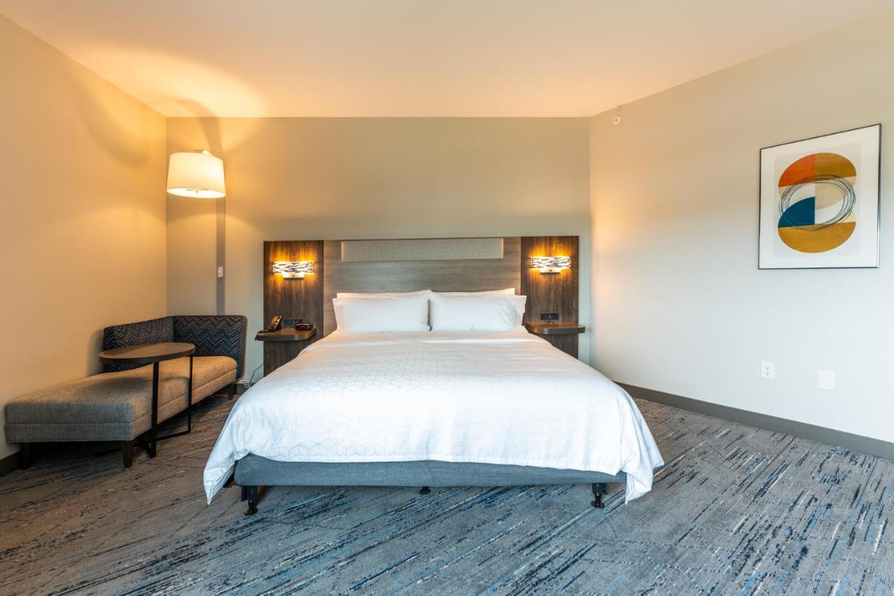 King Suite with Hearing Accessability at Holiday Inn Express & Suites Charlottesville by IHG