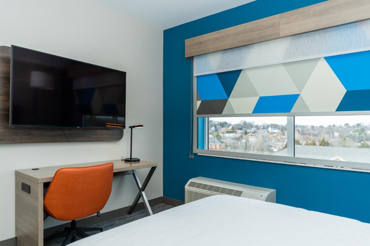 Queen Room with Two Queen Beds - Hearing Accessible/Non-Smoking at Holiday Inn Express & Suites Charlottesville by IHG