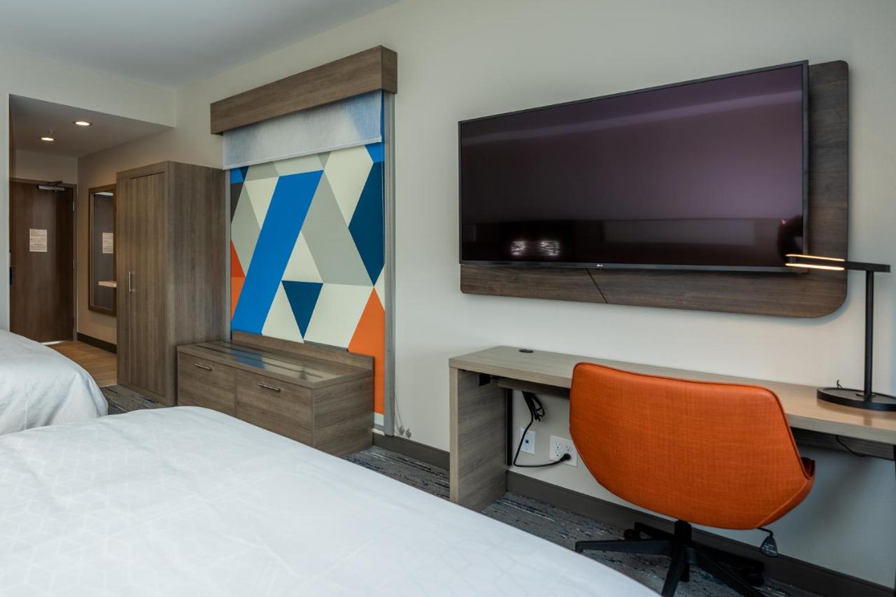 Queen Room with Two Queen Beds - Hearing Accessible/Non-Smoking at Holiday Inn Express & Suites Charlottesville by IHG