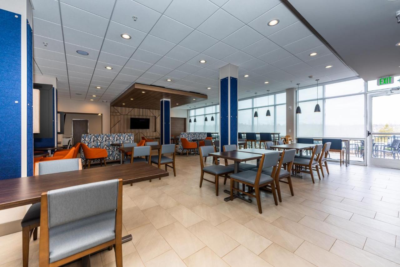 Queen Room with Two Queen Beds - Hearing Accessible/Non-Smoking at Holiday Inn Express & Suites Charlottesville by IHG