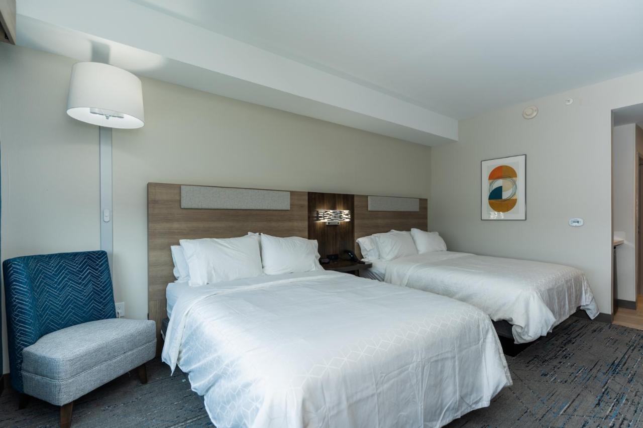 Queen Room with Two Queen Beds - Hearing Accessible/Non-Smoking at Holiday Inn Express & Suites Charlottesville by IHG