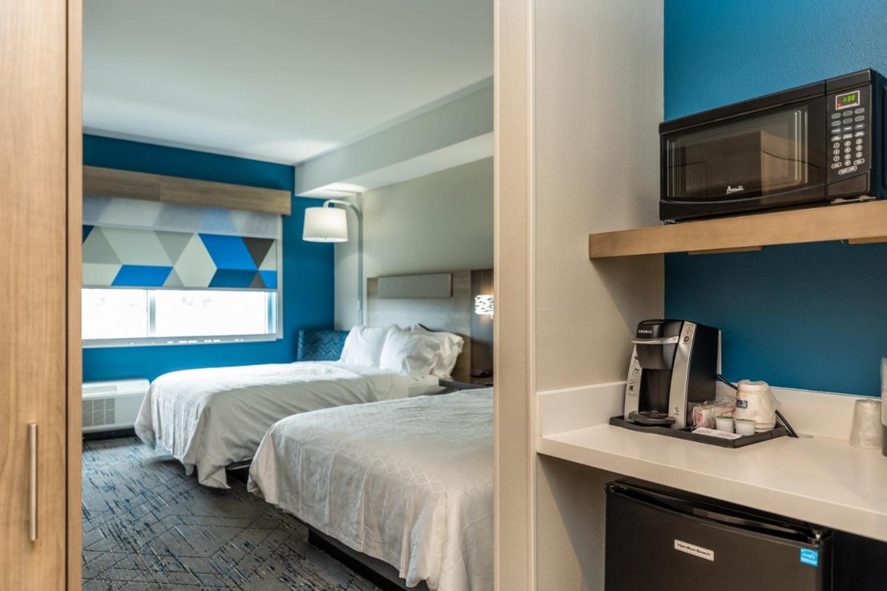 Queen Room with Two Queen Beds - Hearing Accessible/Non-Smoking at Holiday Inn Express & Suites Charlottesville by IHG