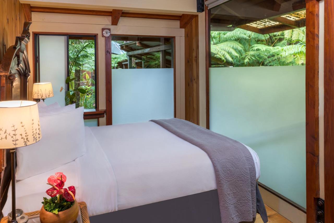 | Volcano Village Lodge