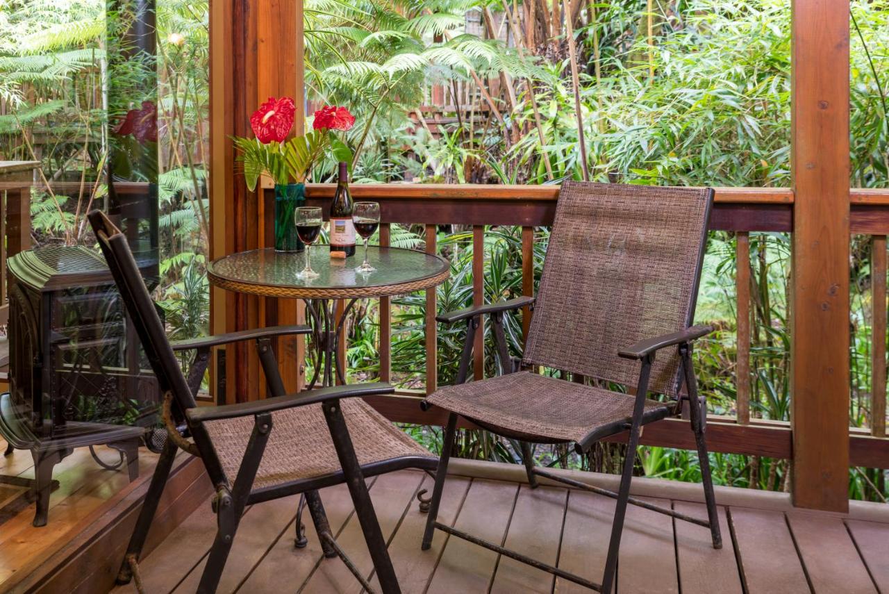 | Volcano Village Lodge