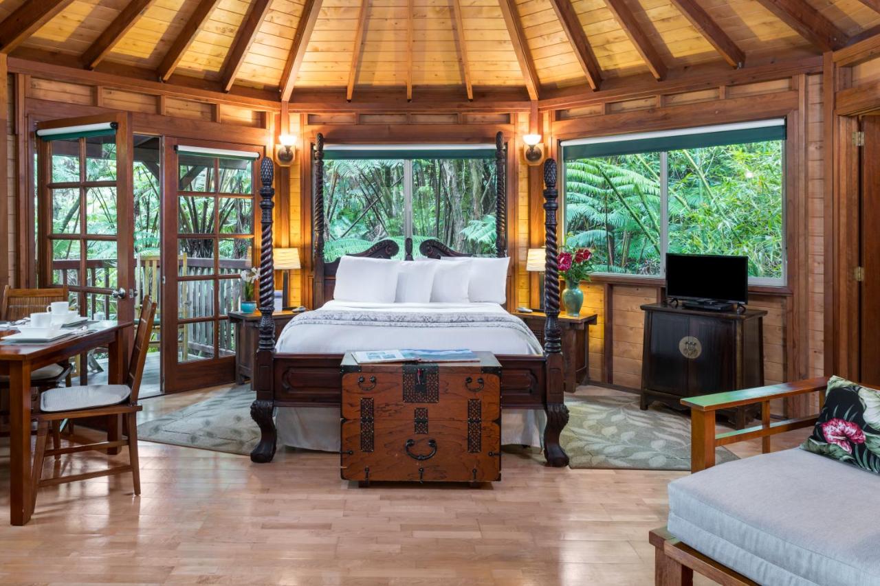 | Volcano Village Lodge