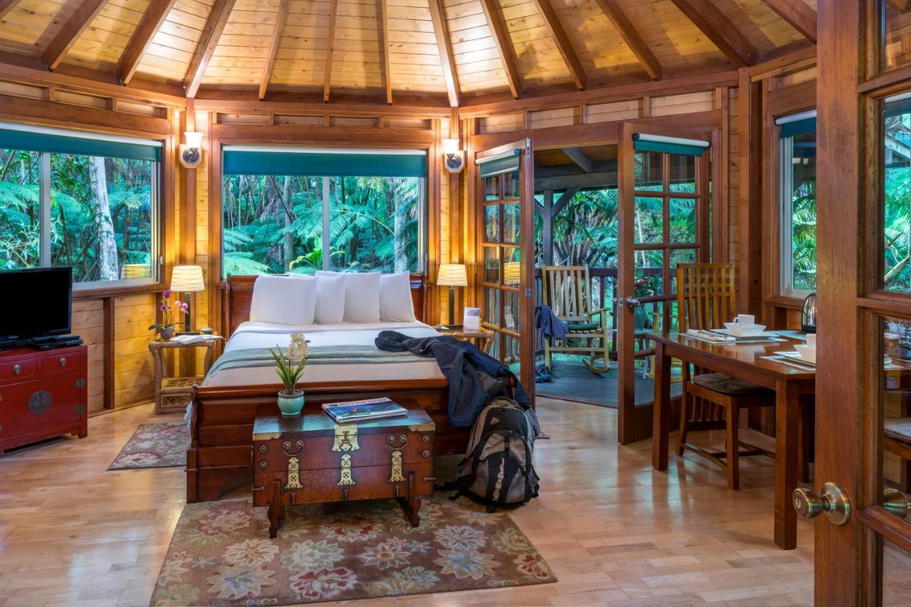| Volcano Village Lodge
