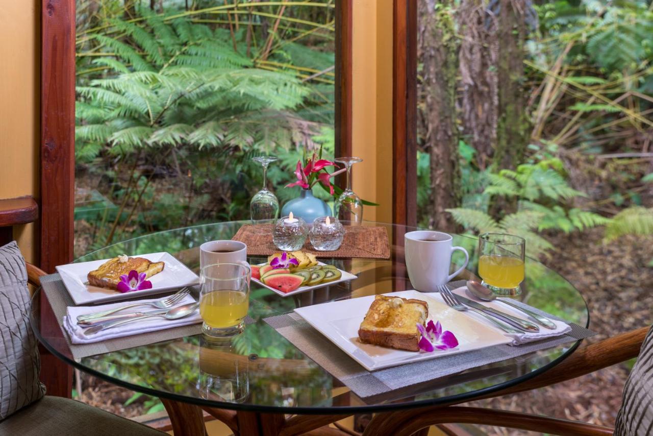| Volcano Village Lodge