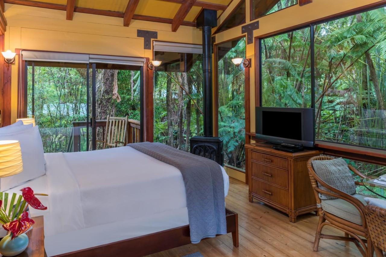 | Volcano Village Lodge