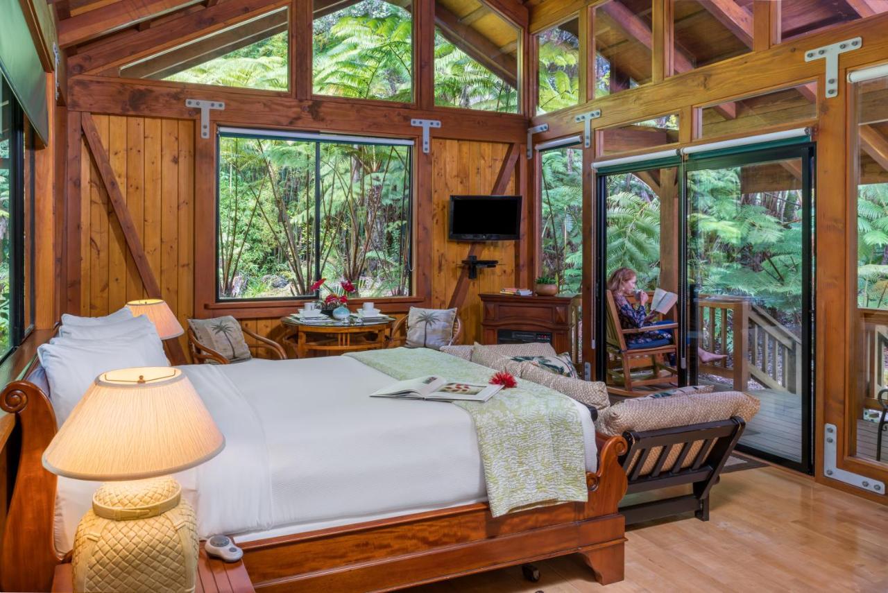 | Volcano Village Lodge
