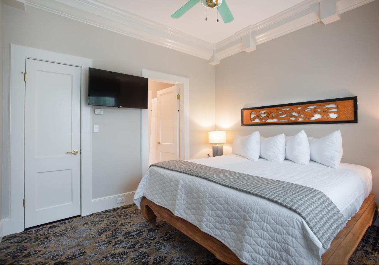 Two-Bedroom Suite at Shangri-La Springs