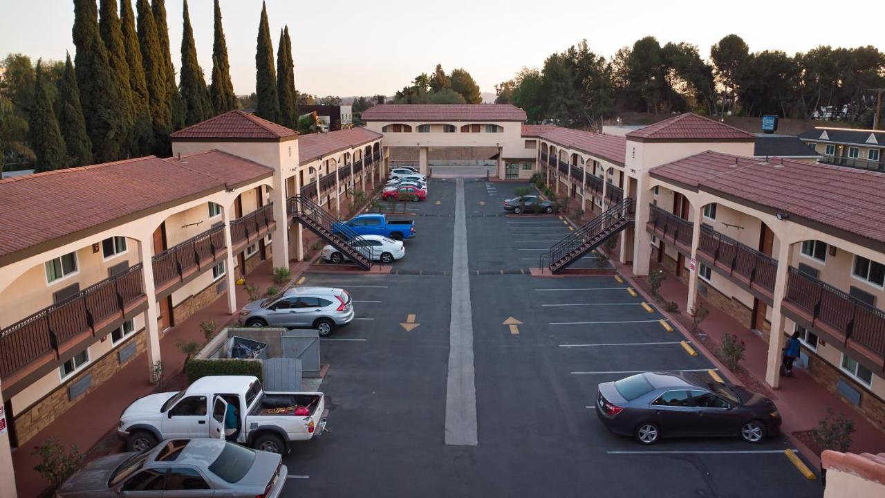 | Travelodge Inn & Suites by Wyndham West Covina
