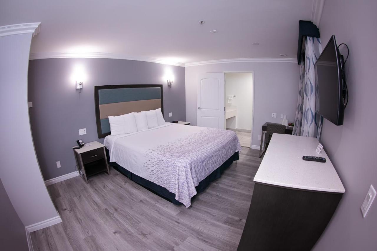 King Room - Non-Smoking at Travelodge Inn & Suites by Wyndham West Covina
