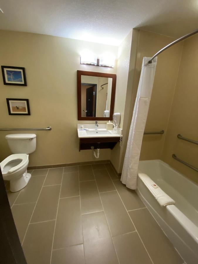 King Room Mid Level Floor- Accessible/Non Smoking at Comfort Inn & Suites Goodland