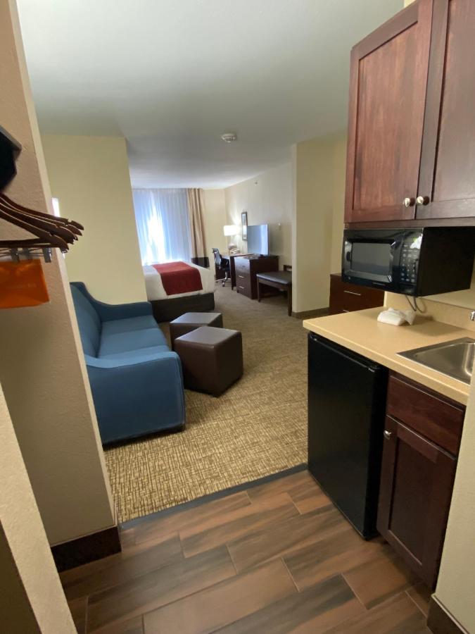 King Suite with Sofa Bed - Non Smoking at Comfort Inn & Suites Goodland