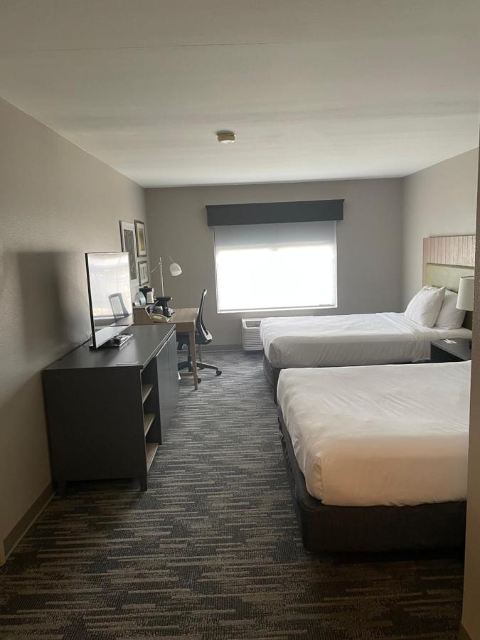 Queen Room with Two Queen Beds - Disability Access at Country Inn & Suites by Radisson, Madison, WI