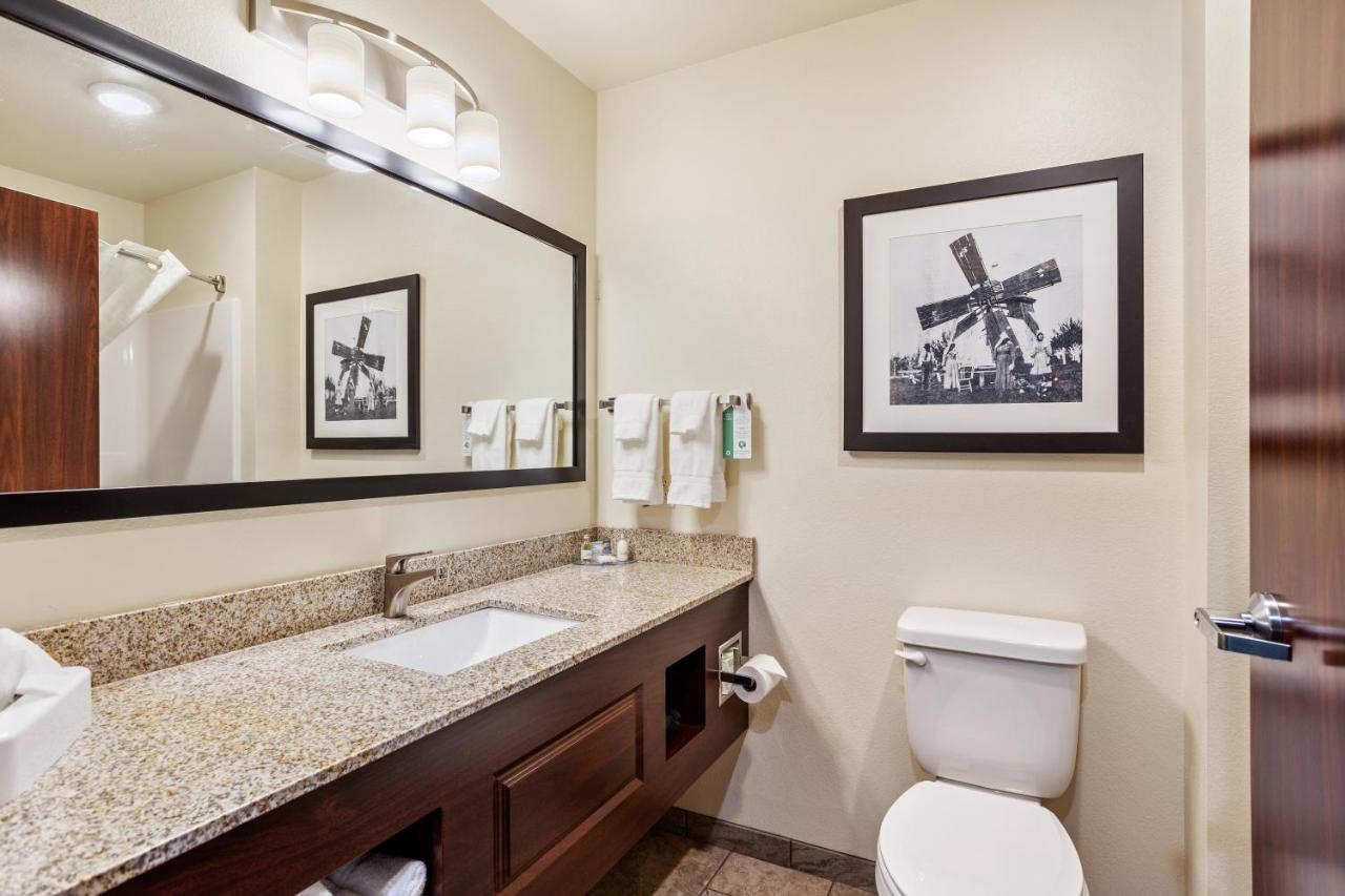 King Room at Cobblestone Hotel & Suites-Little Chute