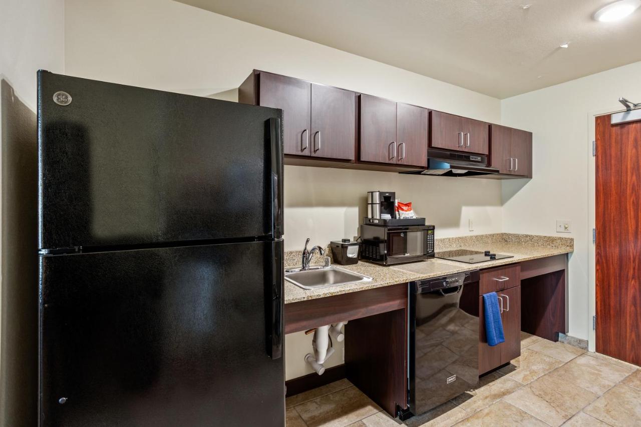 Family Room - Disability Access at Cobblestone Hotel & Suites-Little Chute