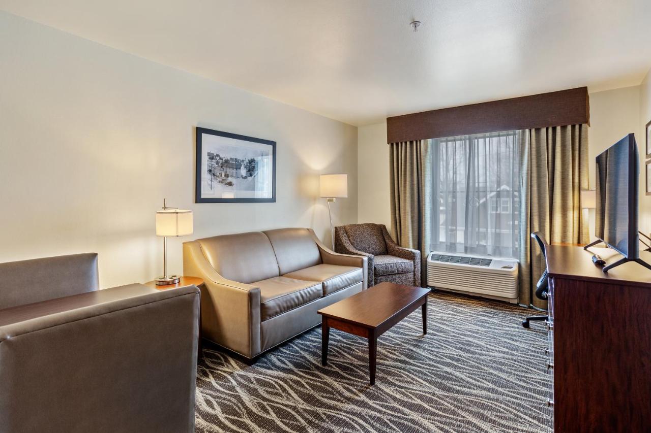 Family Room - Disability Access at Cobblestone Hotel & Suites-Little Chute