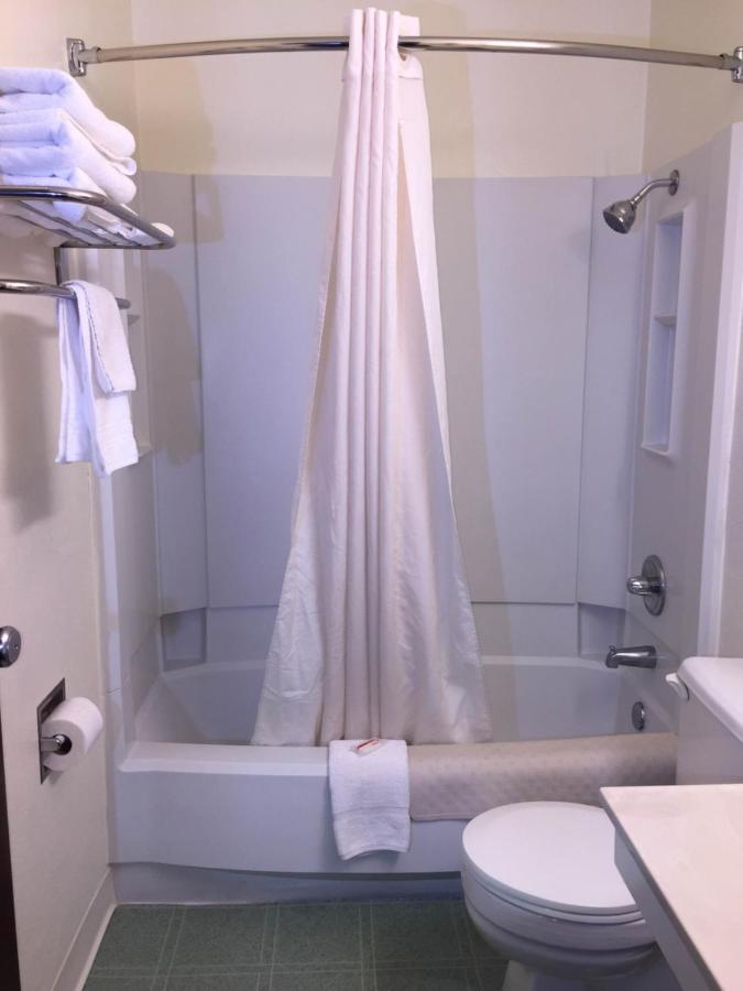 King Room at Simple Rewards Inn